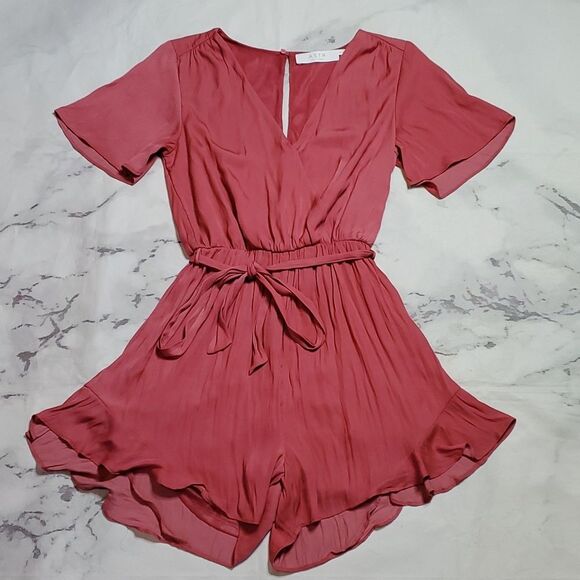 ASTR The Label Pink Romper - Picture 1 of 7